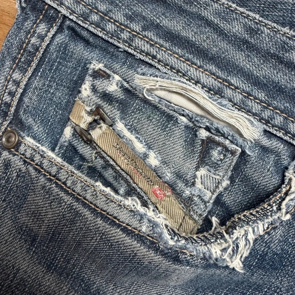 Diesel Dughan Jeans Men 30x32 Blue Slim Tapered Distressed Made in Italy‎ 0088Z
